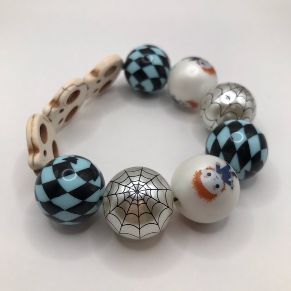 Womens Halloween Michael Blue Checkered Skull Spiderweb Bubblegum Bead Bracelet - Picture 5 of 5